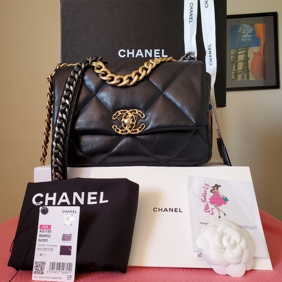 CHANEL Handbags - Chanel 19 flap black mixed hard ware small bag